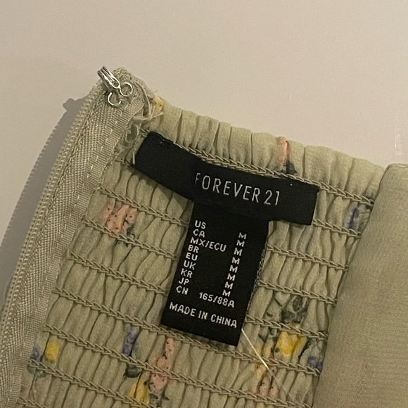 Forever 21 flowy floral dress - Picture 4 of 4